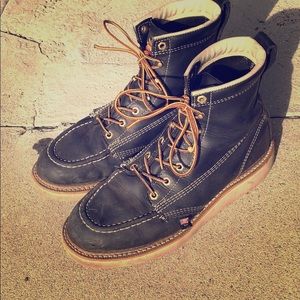 Thorogood 6” moc toe boots